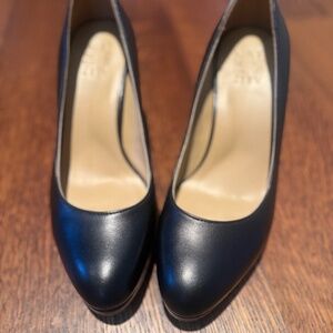 Naturalizer Black Round Toe Leather Pump